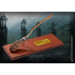 Harry Potter: Scale Model Firebolt Broom