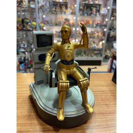 Star Wars C-3PO Statue with Light