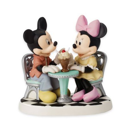 Disney Showcase - -Mickey and Minnie "Life Is So Sweet with You"